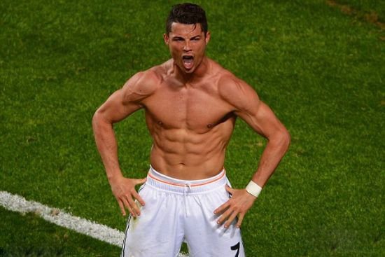 齐达内分享与樊振东切磋的照片：这年轻人球打得着实可以！