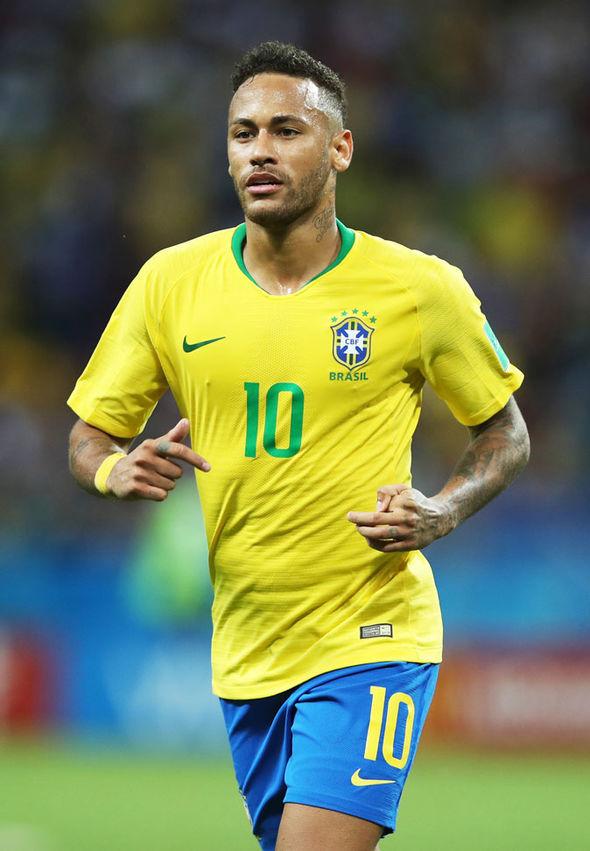 日本队2026年世界杯球衣：深蓝色底色+浅蓝色波浪状图案