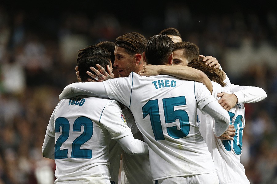 世欧预半场：瓦尔加凌空世界波，匈牙利暂2-1爱尔兰（半场战报：瓦尔加凌空抽射破门，匈牙利暂以2-1领先爱尔兰）