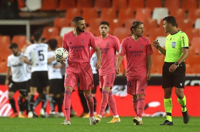 法媒预测摩纳哥vs大巴黎首发：登贝莱PK巴洛贡，波巴替补